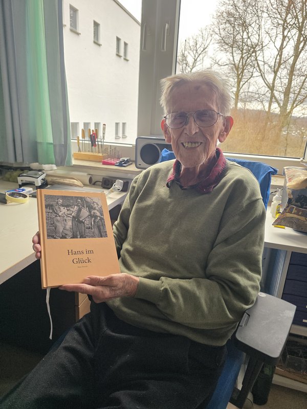 Hans Petruck stellt sein Buch vor " Hans im Glück "